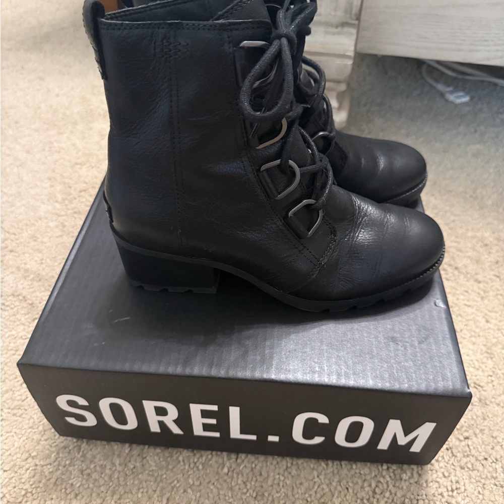 Sorel Black Lace-Up Combat Ankle Boots waterproof and leather